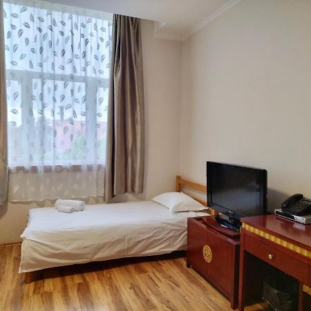 Milky Way Hotel บูดาเปสต์ ภายนอก รูปภาพ