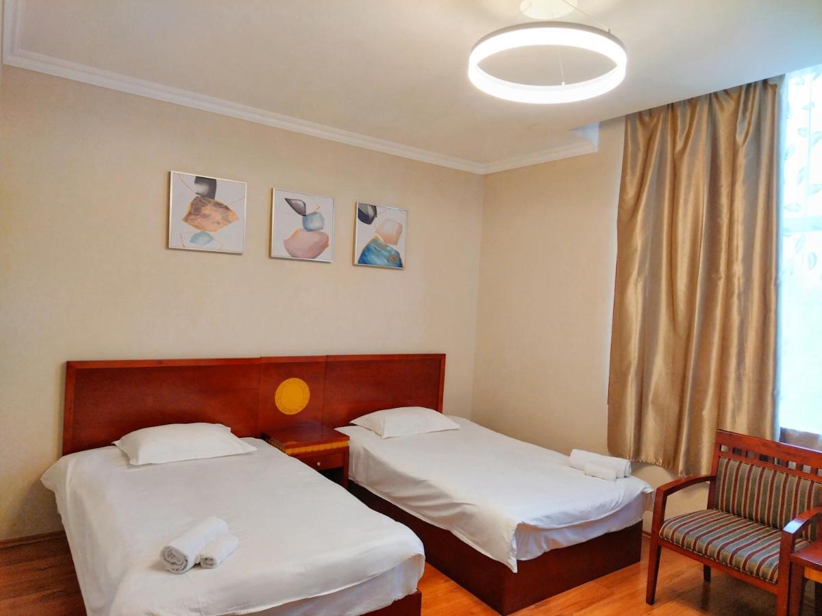 Milky Way Hotel บูดาเปสต์ ภายนอก รูปภาพ