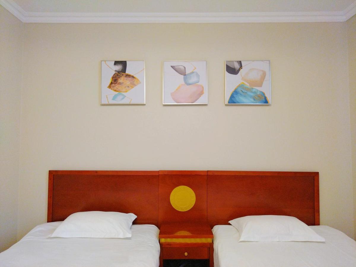 Milky Way Hotel บูดาเปสต์ ภายนอก รูปภาพ