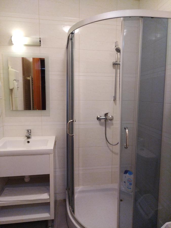 Milky Way Hotel บูดาเปสต์ ภายนอก รูปภาพ