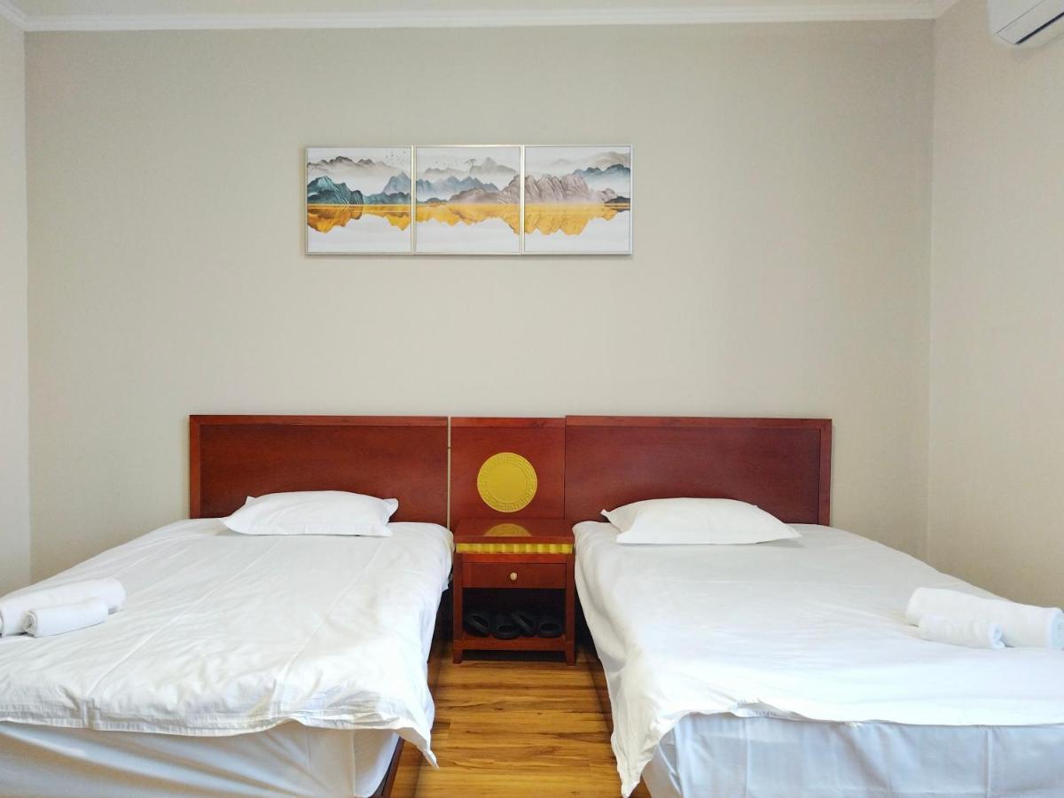 Milky Way Hotel บูดาเปสต์ ภายนอก รูปภาพ
